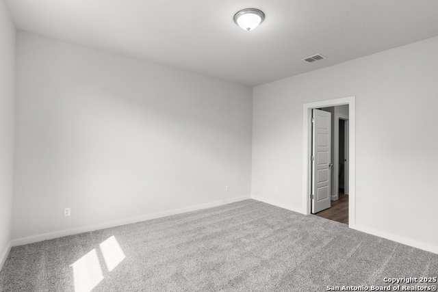 Listing photo id 13 for 761 Whitman Street