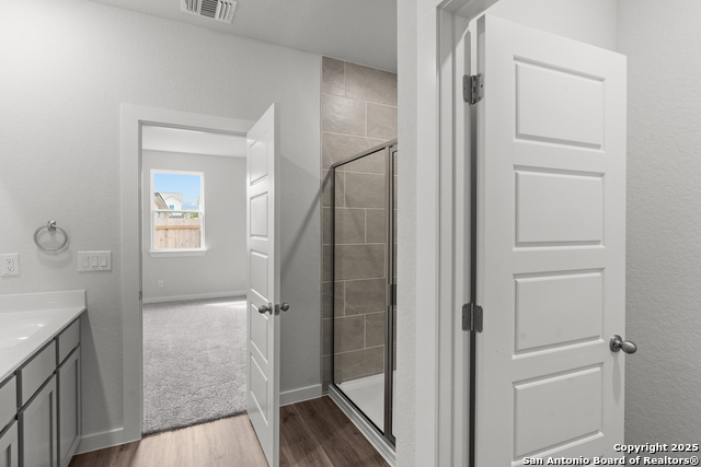 Listing photo id 16 for 761 Whitman Street