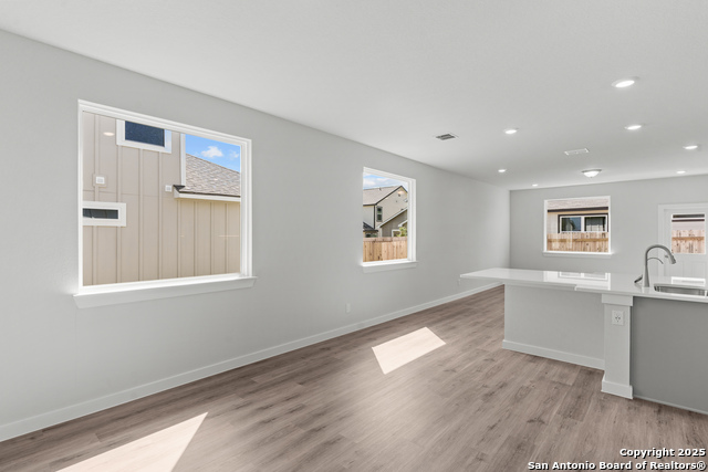 Listing photo id 19 for 761 Whitman Street