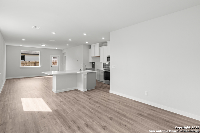 Listing photo id 22 for 761 Whitman Street