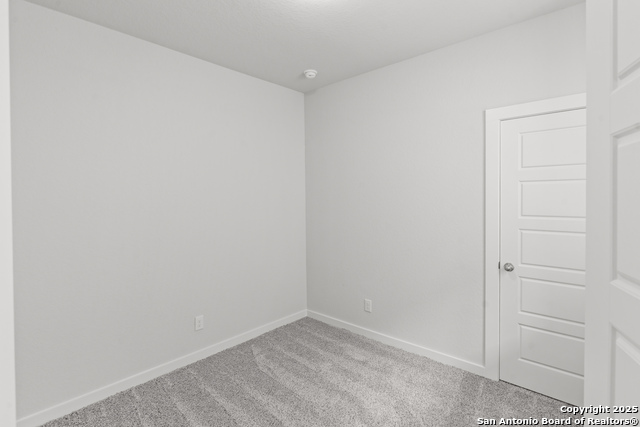 Listing photo id 25 for 761 Whitman Street