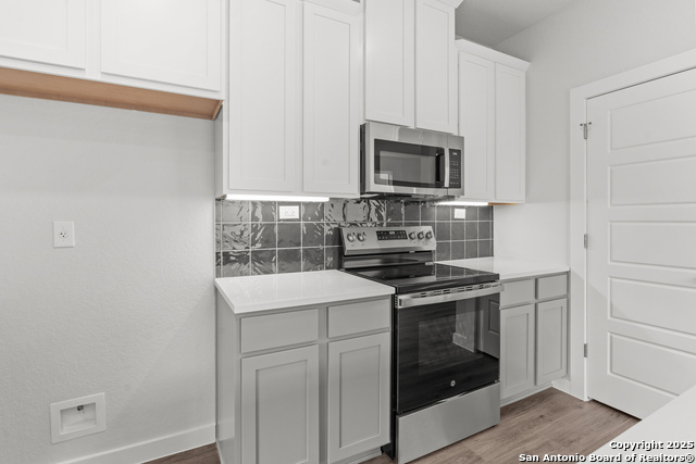 Listing photo id 5 for 761 Whitman Street