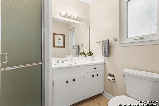 Listing photo id 20 for 8731 Oak Ledge