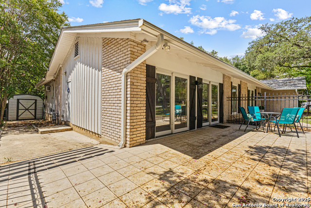 Listing photo id 21 for 8731 Oak Ledge