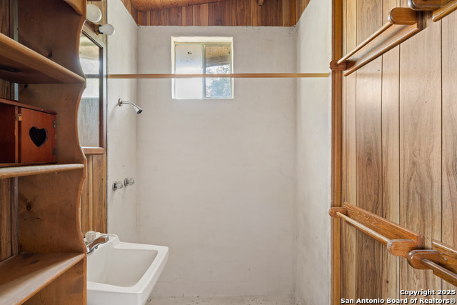 Image 32 of 105 For 101 Campbell Rd 3