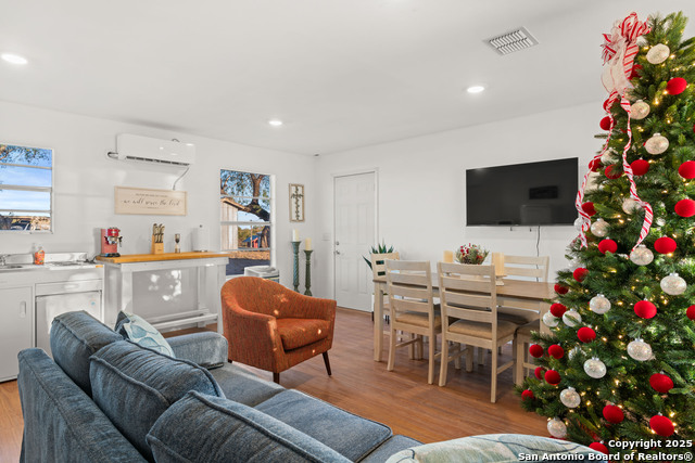 Image 4 of 105 For 101 Campbell Rd 3