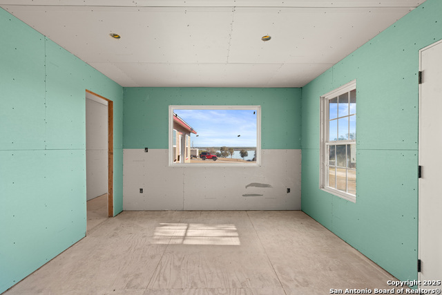 Image 43 of 105 For 101 Campbell Rd 3