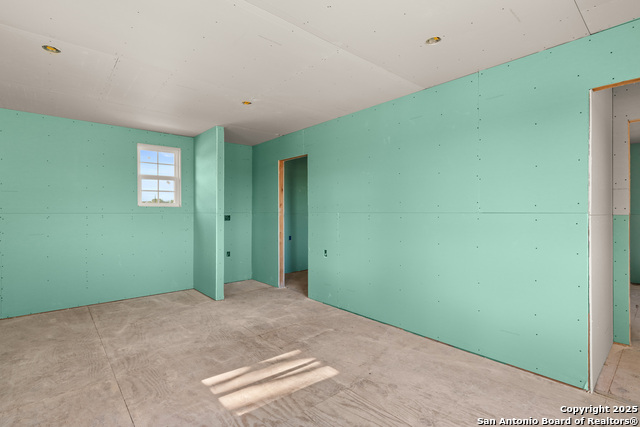 Image 45 of 105 For 101 Campbell Rd 3