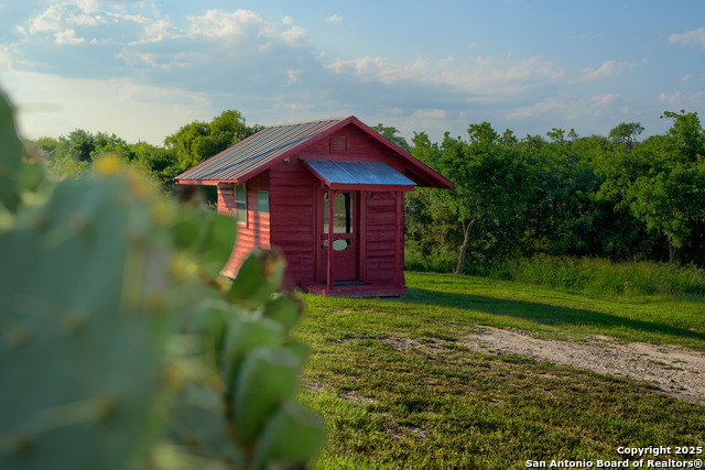 Image 60 of 105 For 101 Campbell Rd 3