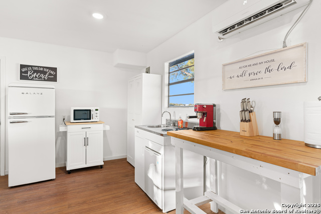 Image 7 of 105 For 101 Campbell Rd 3