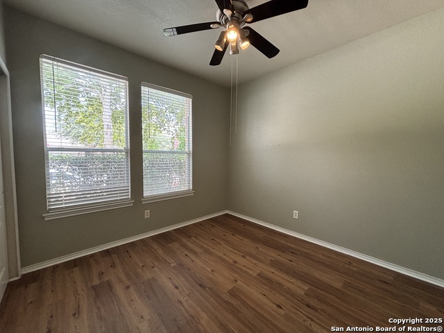 Image 24 of 27 For 20903 Foothill Pine