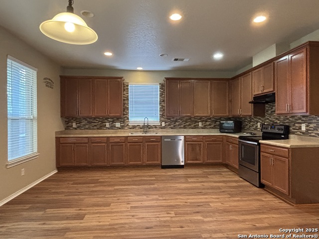 Image 9 of 27 For 20903 Foothill Pine