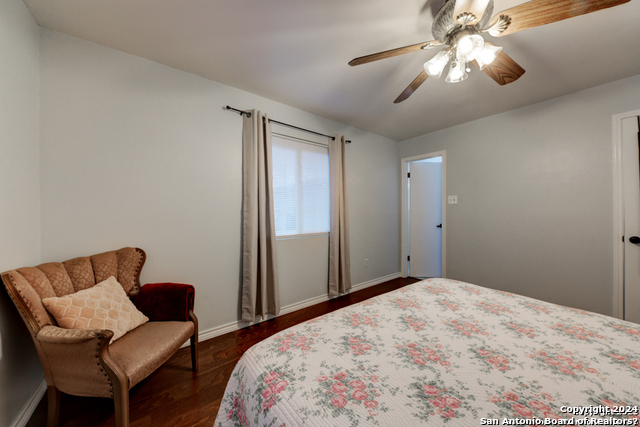 Image 13 of 22 For 453 Mitchell St W