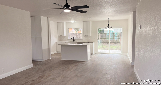 Image 4 of 10 For 7010 Glen Chase