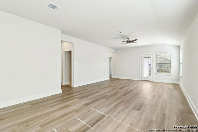Image 4 of 25 For 25912 Marigold Oaks
