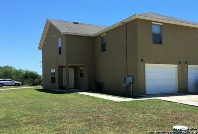 Image 2 of 30 For 10503 Hunters Pond