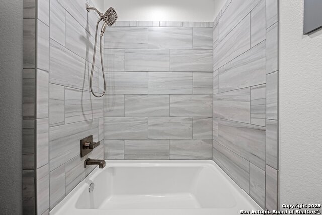 Listing photo id 9 for 119 Springwood