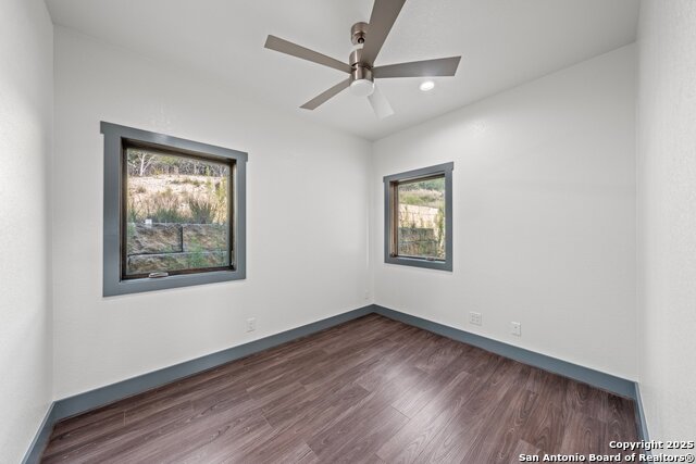 Listing photo id 10 for 119 Springwood