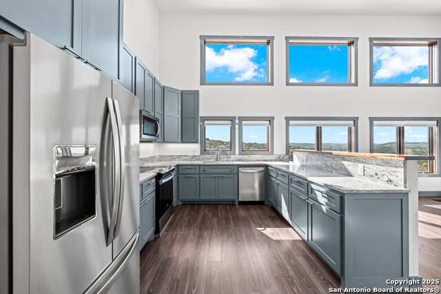 Listing photo id 12 for 119 Springwood