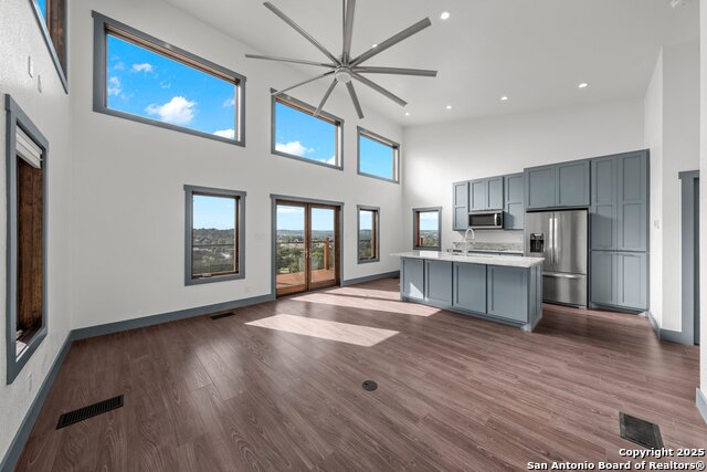 Listing photo id 25 for 119 Springwood