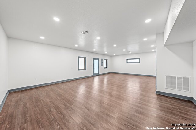 Listing photo id 7 for 119 Springwood