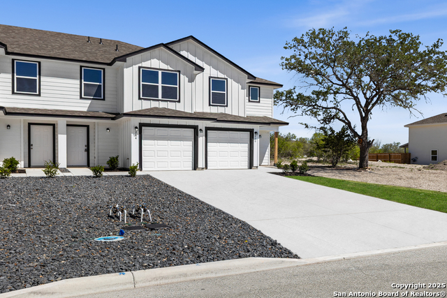 Listing photo id 1 for 268 Bonnie Bend