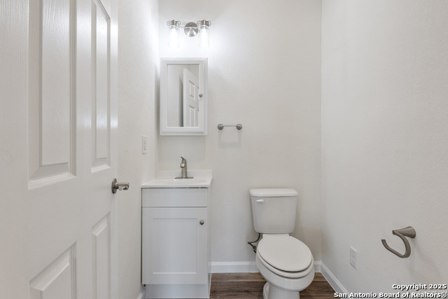 Image 21 of 49 For 808 Heinen Road