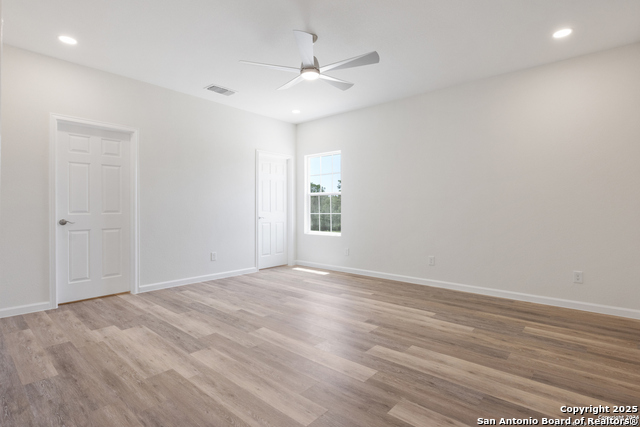 Image 22 of 49 For 808 Heinen Road