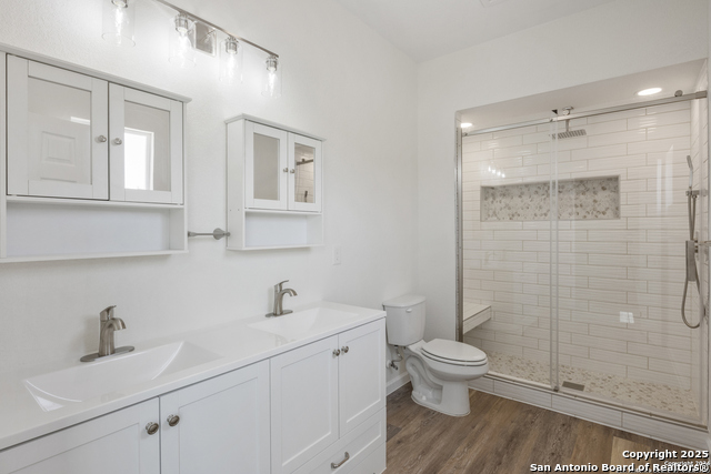 Image 24 of 49 For 808 Heinen Road
