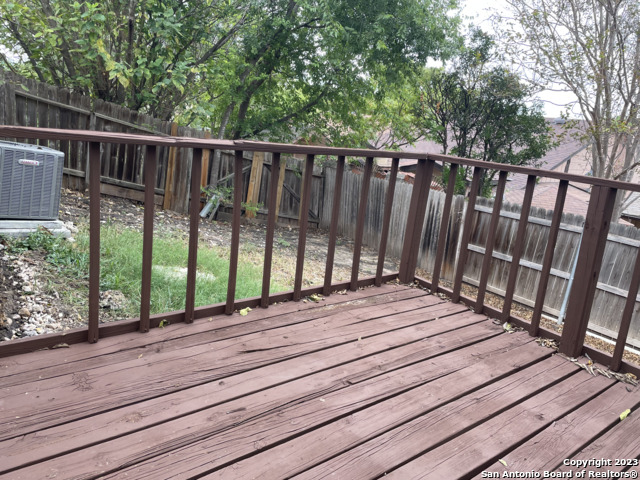 Image 15 of 25 For 9738 Meadow Dr