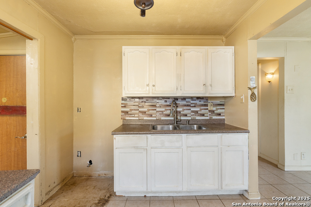 Image 8 of 26 For 2911 Lombrano