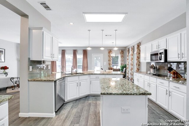 Listing photo id 11 for 2515 Rogers Cove