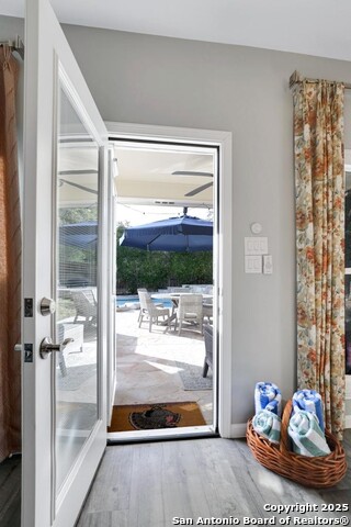 Listing photo id 32 for 2515 Rogers Cove