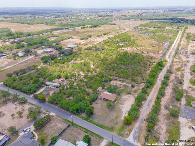 Listing photo id 9 for 8540 Real Rd