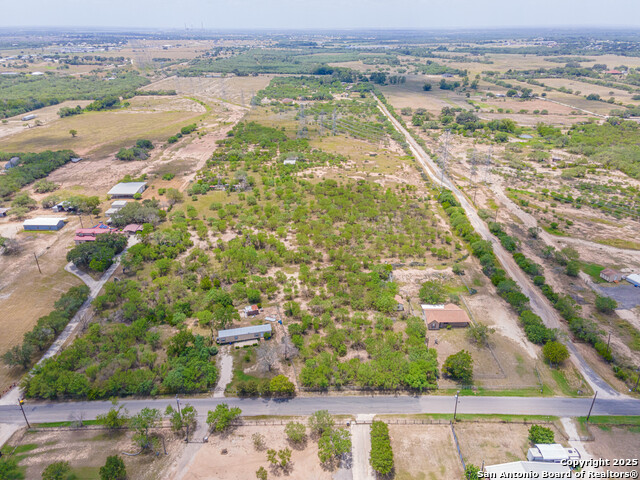 Listing photo id 10 for 8540 Real Rd