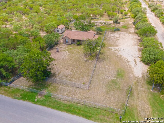 Listing photo id 13 for 8540 Real Rd