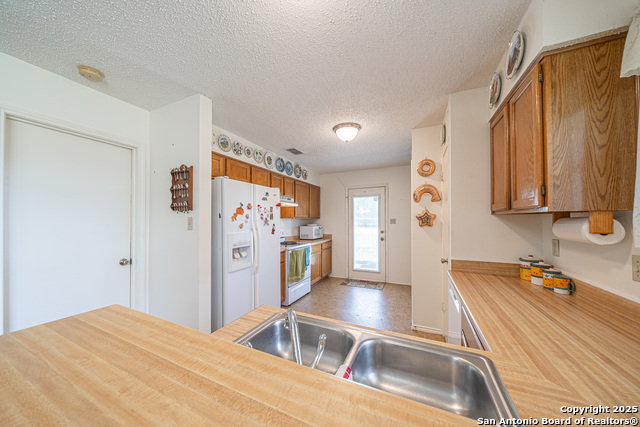 Listing photo id 22 for 8540 Real Rd