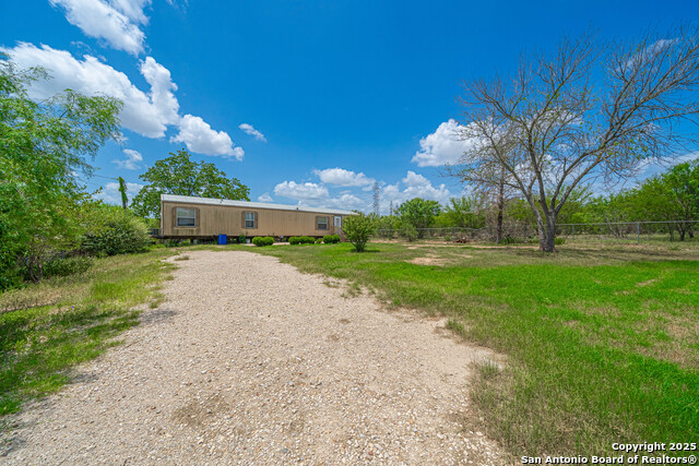 Listing photo id 35 for 8540 Real Rd