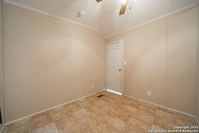 Listing photo id 47 for 8540 Real Rd