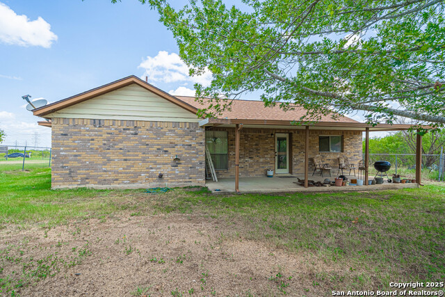Listing photo id 4 for 8540 Real Rd