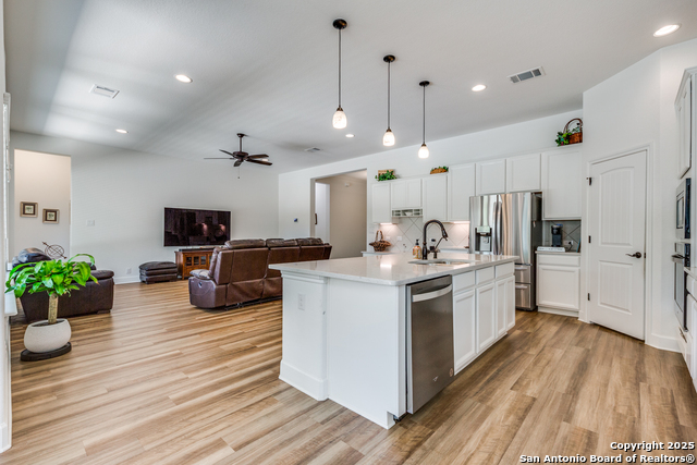 Listing photo id 1 for 8830 Shady Pond