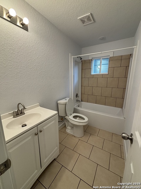 Listing photo id 17 for 1522 Elmendorf