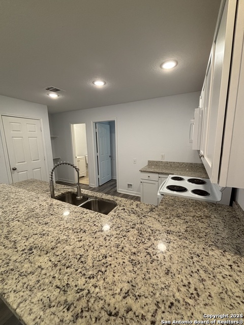 Listing photo id 6 for 1522 Elmendorf