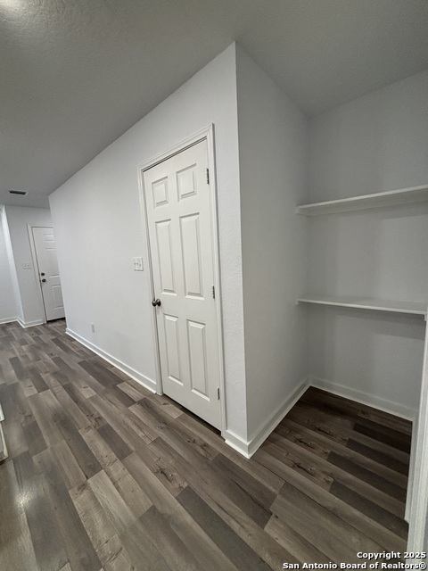 Listing photo id 7 for 1522 Elmendorf