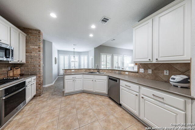Image 12 of 70 For 4807 West Lake Oaks