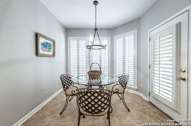 Image 15 of 70 For 4807 West Lake Oaks