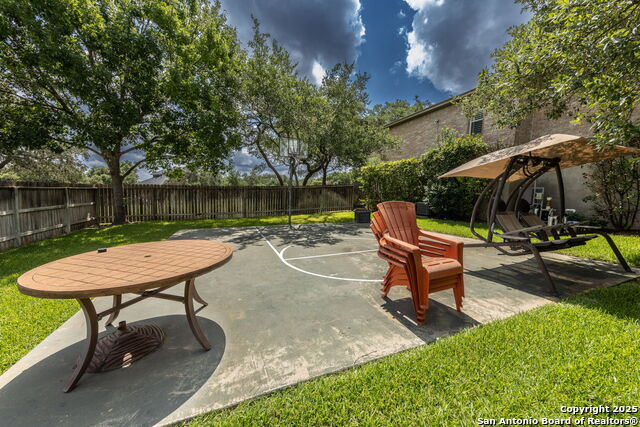 Image 57 of 70 For 4807 West Lake Oaks