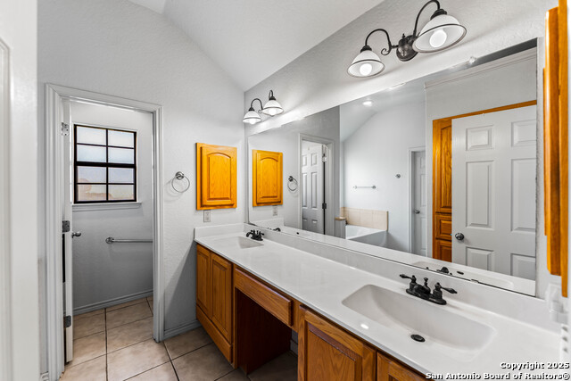 Image 20 of 49 For 12905 Pittman