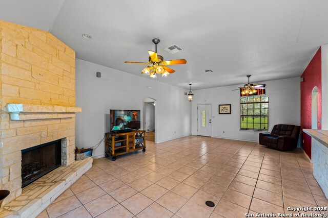 Image 4 of 49 For 12905 Pittman