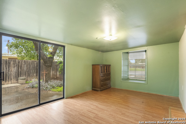 Image 14 of 29 For 521 4th  